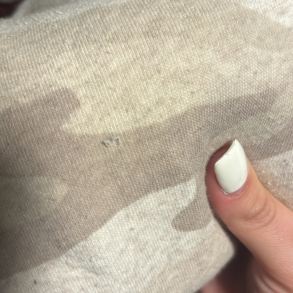 American Eagle camo sweatshirt - Picture 4 of 4